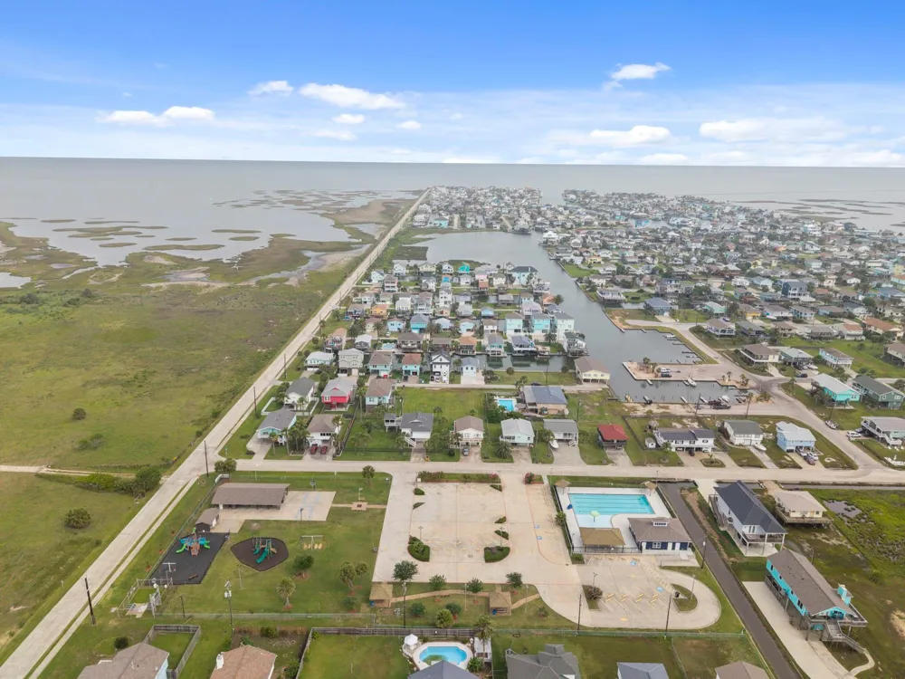 16708 Cabeza De Vaca Jamaica Beach, TX 77554
