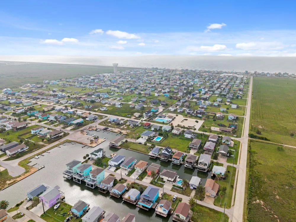 16708 Cabeza De Vaca Jamaica Beach, TX 77554