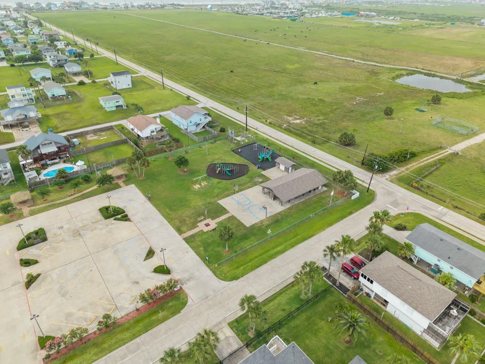16708 Cabeza De Vaca Jamaica Beach, TX 77554