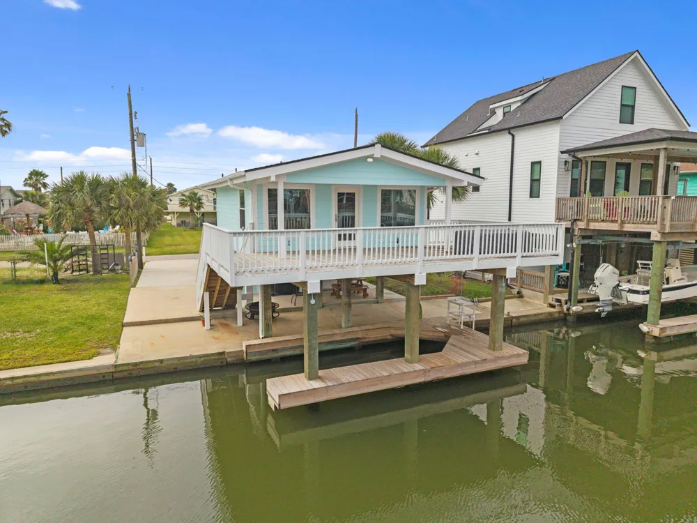 16708 Cabeza De Vaca Jamaica Beach, TX 77554