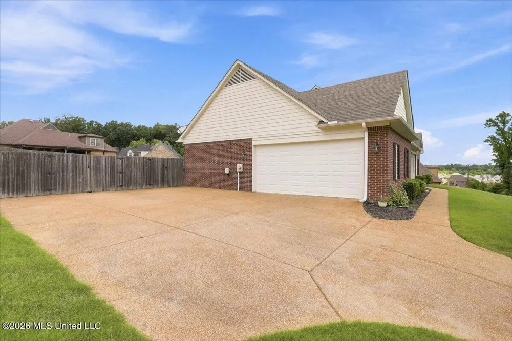 1943 Laughter Road Nesbit, MS 38651