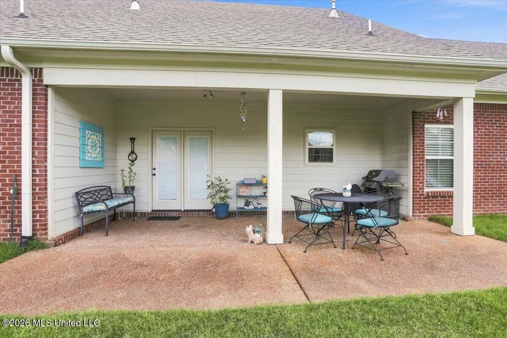 1943 Laughter Road Nesbit, MS 38651