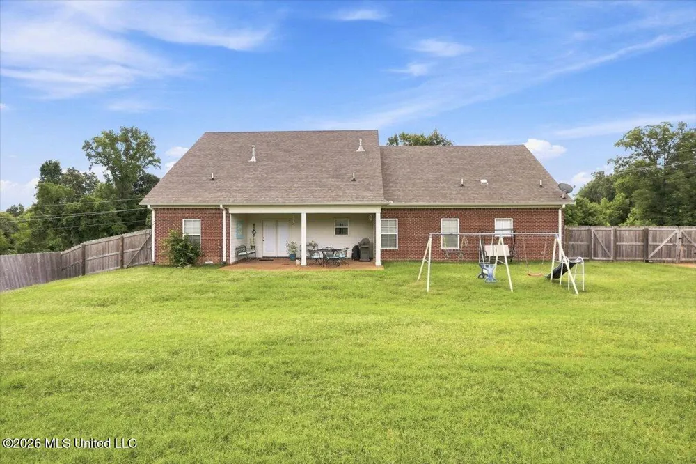 1943 Laughter Road Nesbit, MS 38651