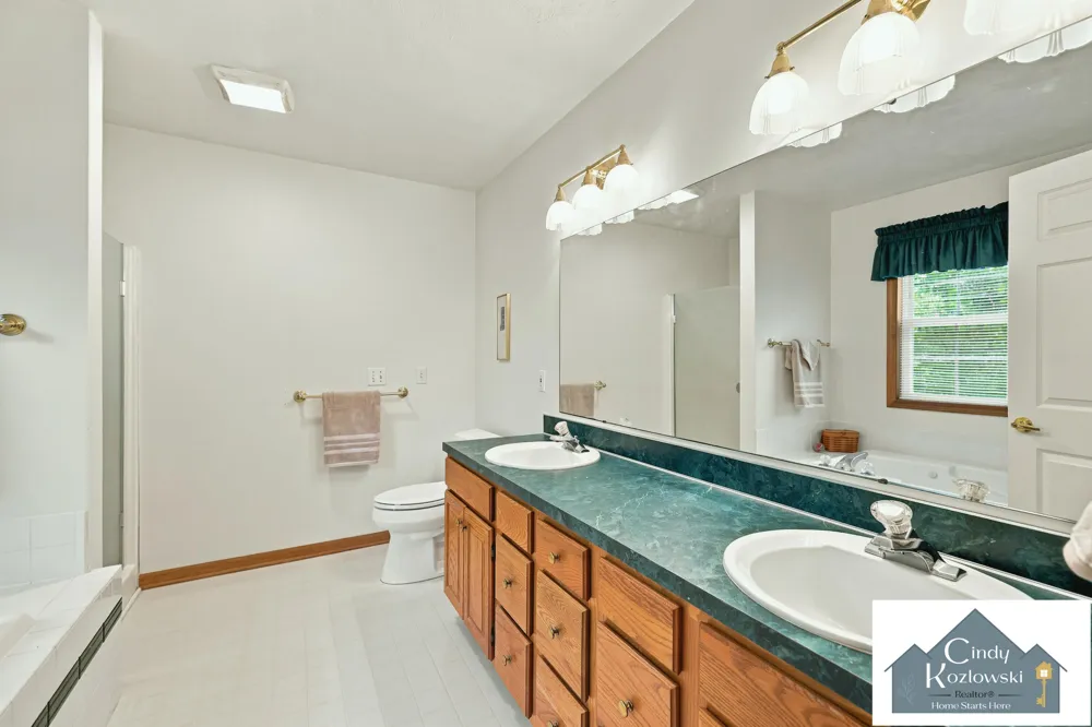 4959 Brookestone Drive NE Rockford, MI 49341