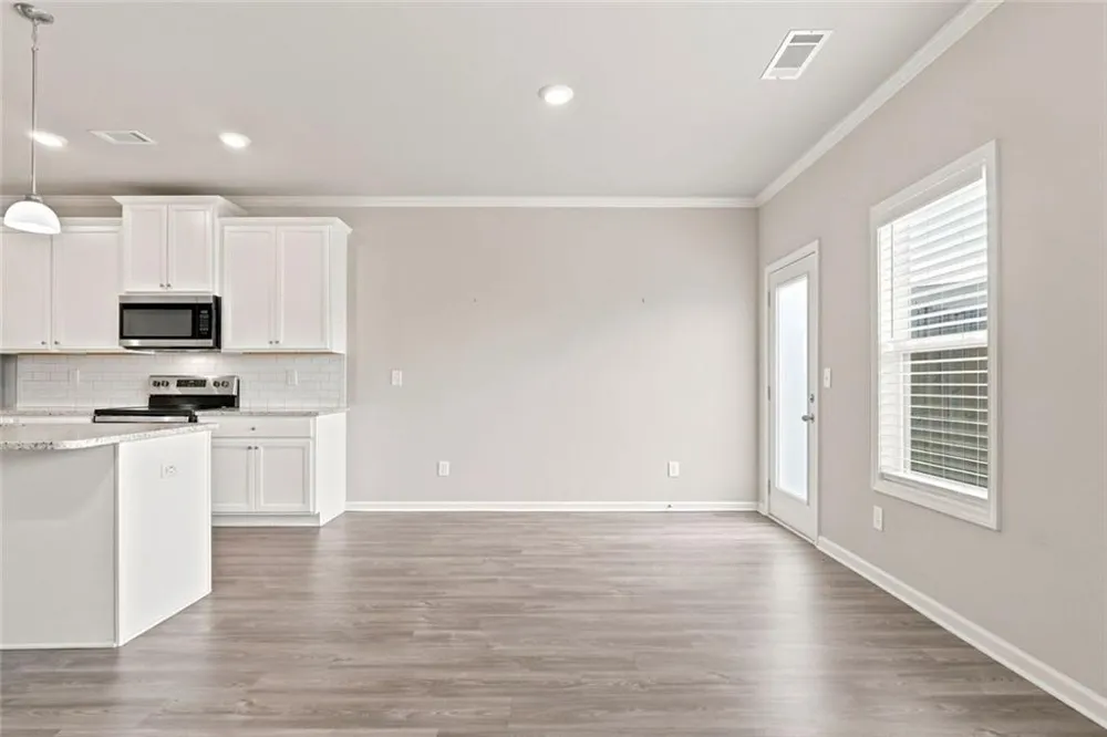 5052 Silver Fox Road Oakwood, GA 30566