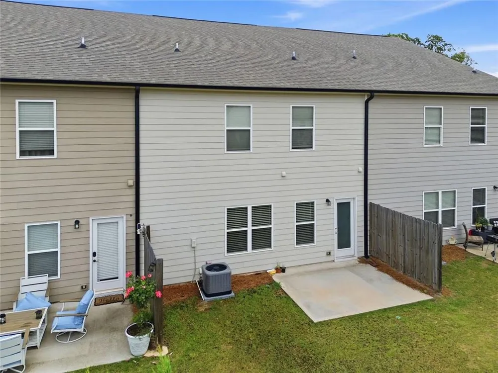 5052 Silver Fox Road Oakwood, GA 30566