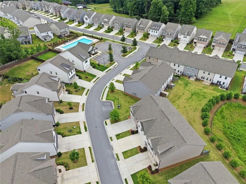 5052 Silver Fox Road Oakwood, GA 30566