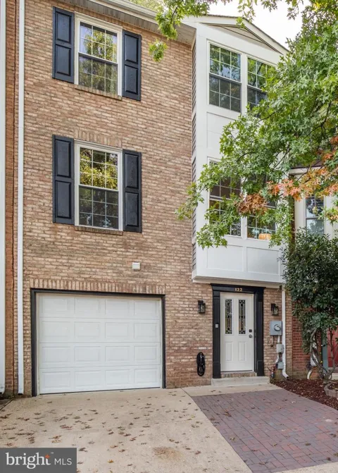 122 SANBORN PLACE