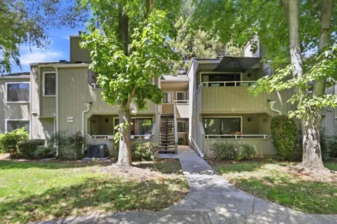 1672 Braddock Court