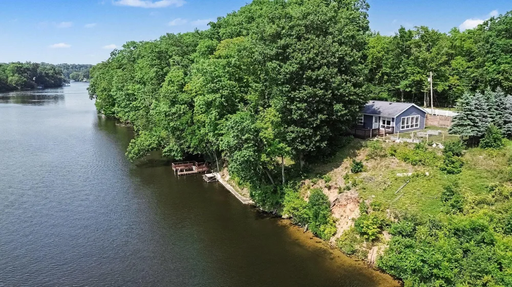 11628 S Lake Chapin Road Berrien Township, MI 49103