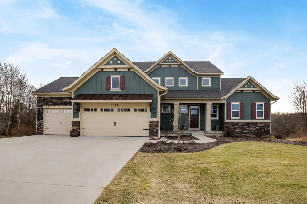 8911 Hopewell Drive NE Algoma Township, MI 49341