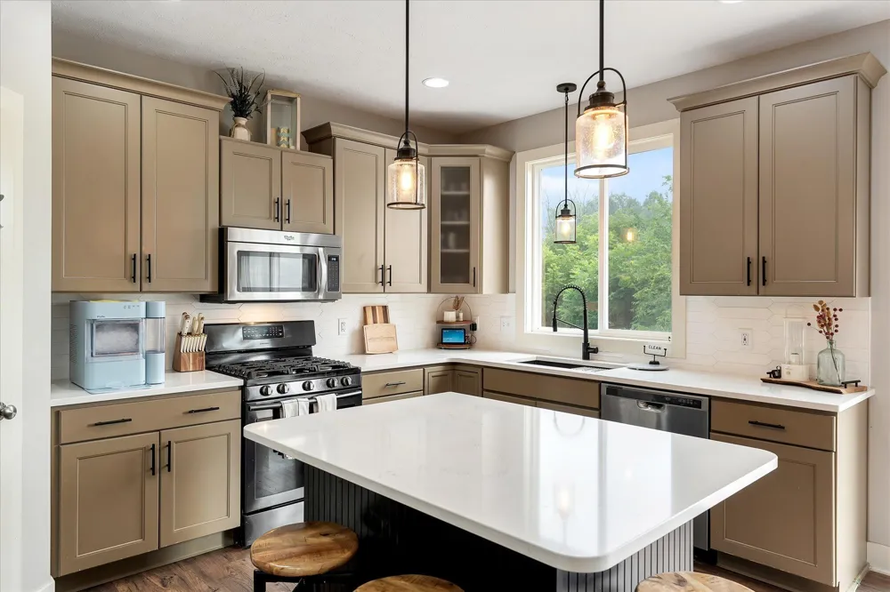 8911 Hopewell Drive NE Algoma Township, MI 49341