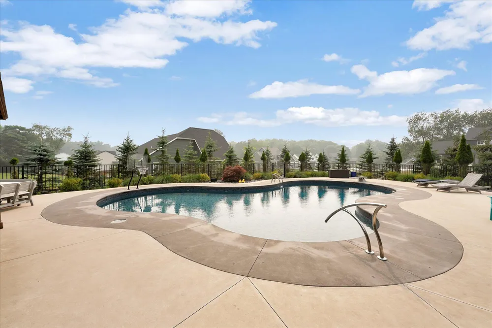8911 Hopewell Drive NE Algoma Township, MI 49341