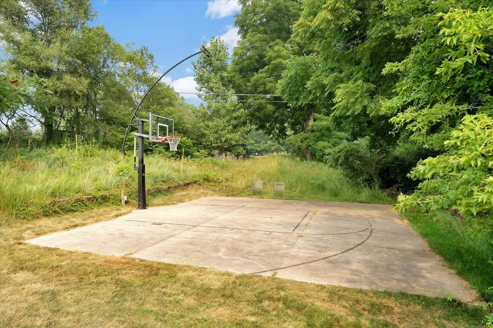 8911 Hopewell Drive NE Algoma Township, MI 49341
