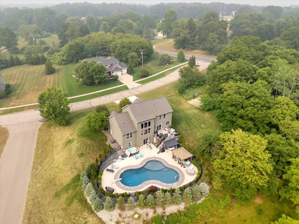 8911 Hopewell Drive NE Algoma Township, MI 49341