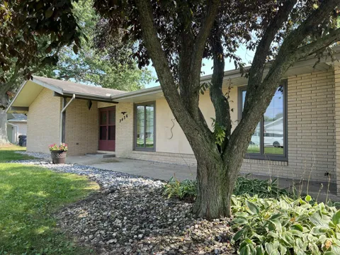2436 Fountain Lane
