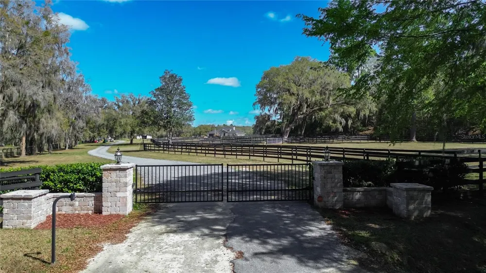 3245 NW 137TH PLACE Reddick, FL 32686