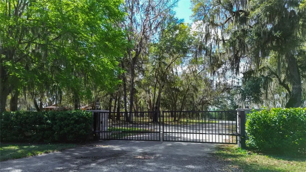 3245 NW 137TH PLACE Reddick, FL 32686
