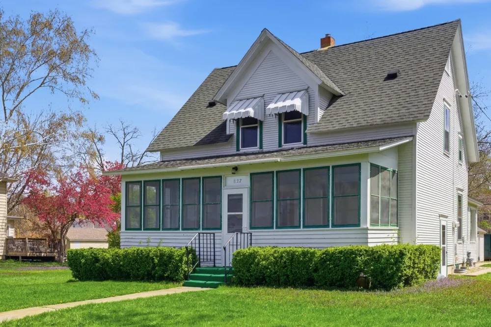 827 7th Avenue SW Faribault, MN 55021