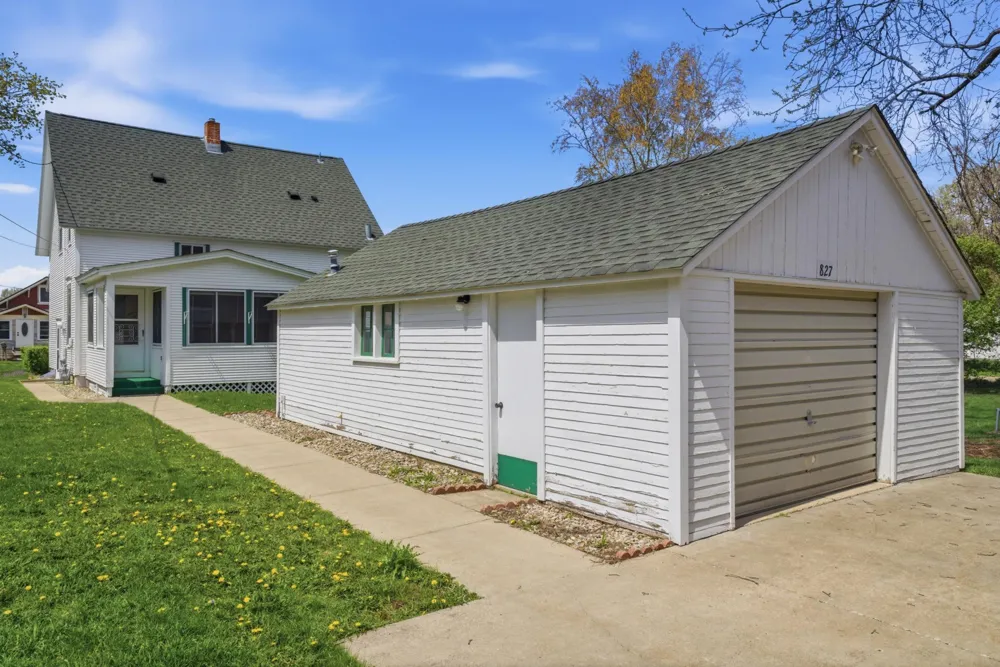 827 7th Avenue SW Faribault, MN 55021