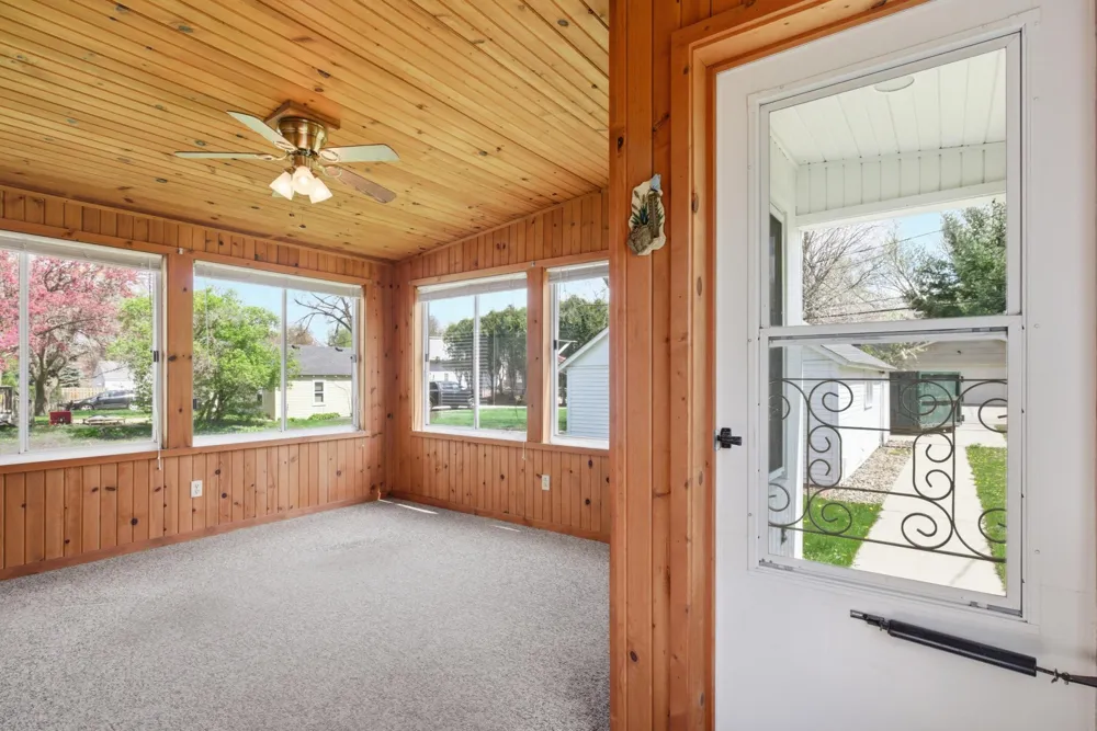 827 7th Avenue SW Faribault, MN 55021