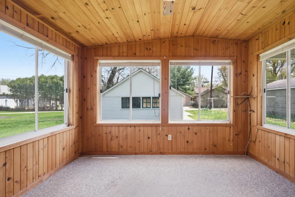 827 7th Avenue SW Faribault, MN 55021