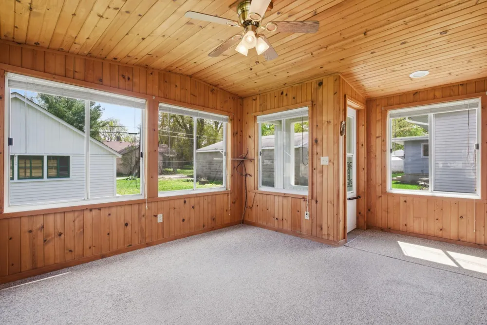 827 7th Avenue SW Faribault, MN 55021