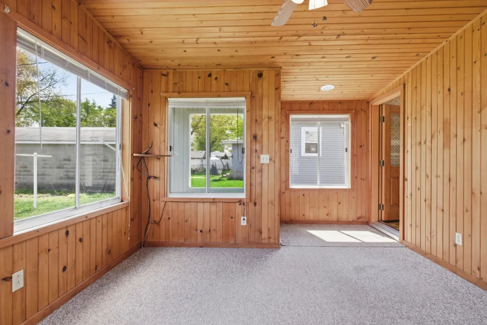 827 7th Avenue SW Faribault, MN 55021