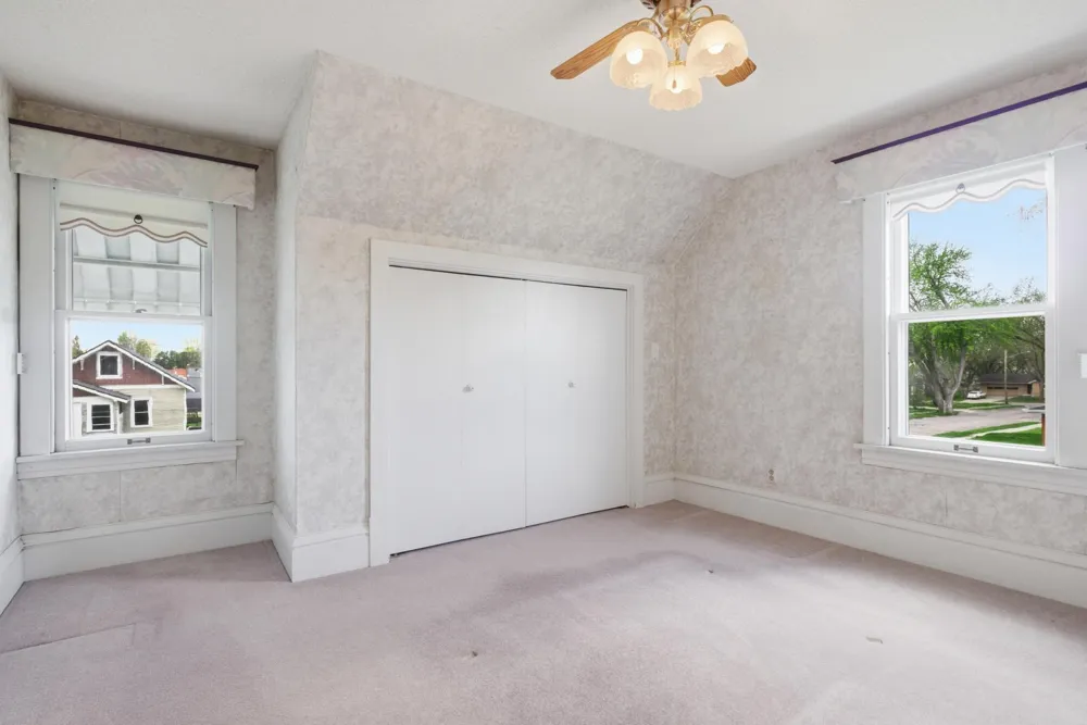 827 7th Avenue SW Faribault, MN 55021