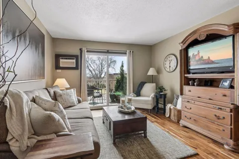 3155 Old Highway 8 #306