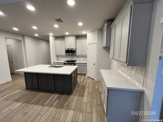 1904 Edgecreek Seguin, TX 78155