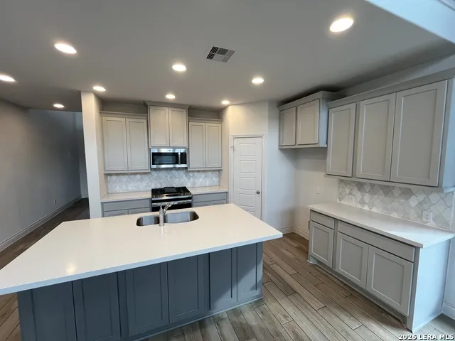 1904 Edgecreek Seguin, TX 78155
