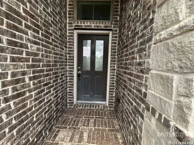1904 Edgecreek Seguin, TX 78155