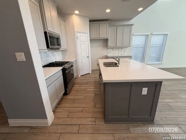 1904 Edgecreek Seguin, TX 78155