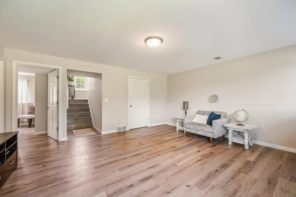 2103 Winston View Drive Cedar Springs, MI 49319