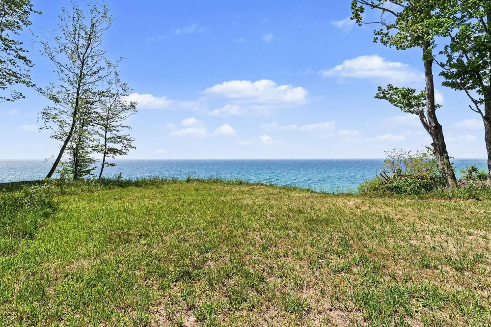 4539 S Lakeshore Drive #2.8 acres Ludington, MI 49431