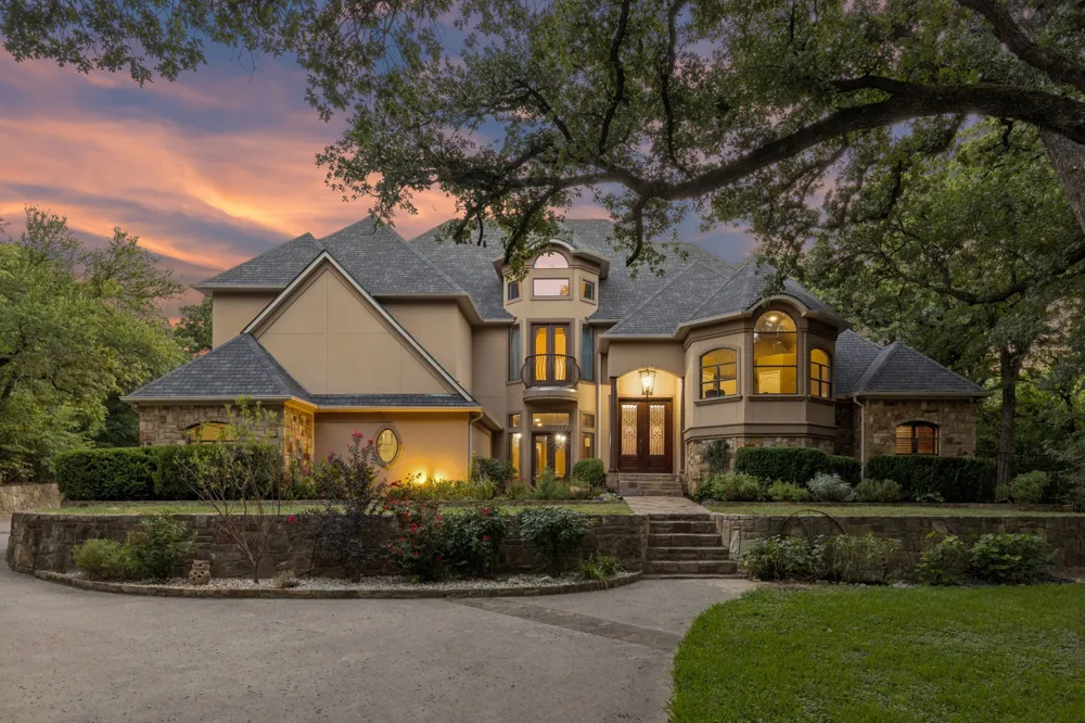 9 Eagle Point #A Azle, TX 76020