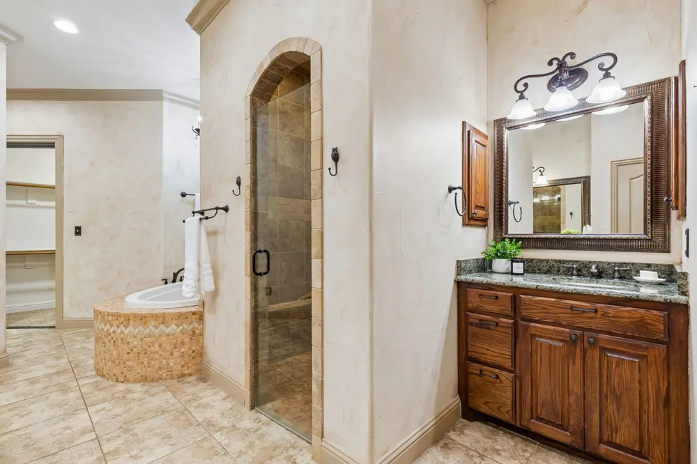 9 Eagle Point #A Azle, TX 76020