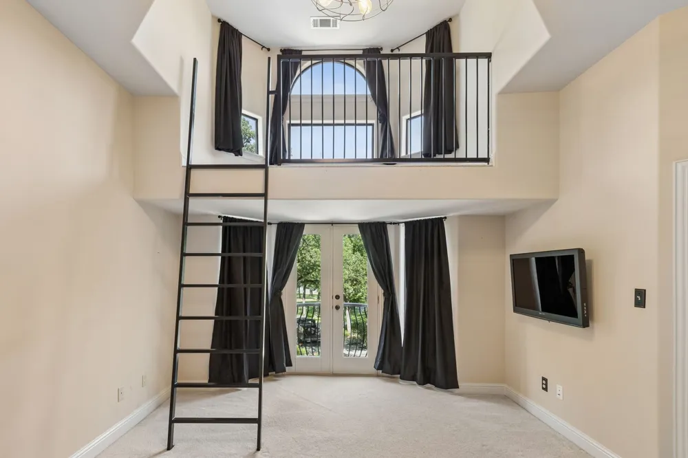 9 Eagle Point #A Azle, TX 76020