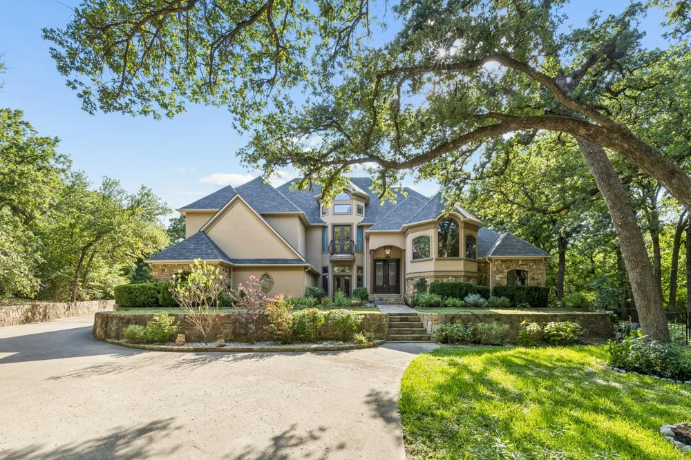 9 Eagle Point #A Azle, TX 76020