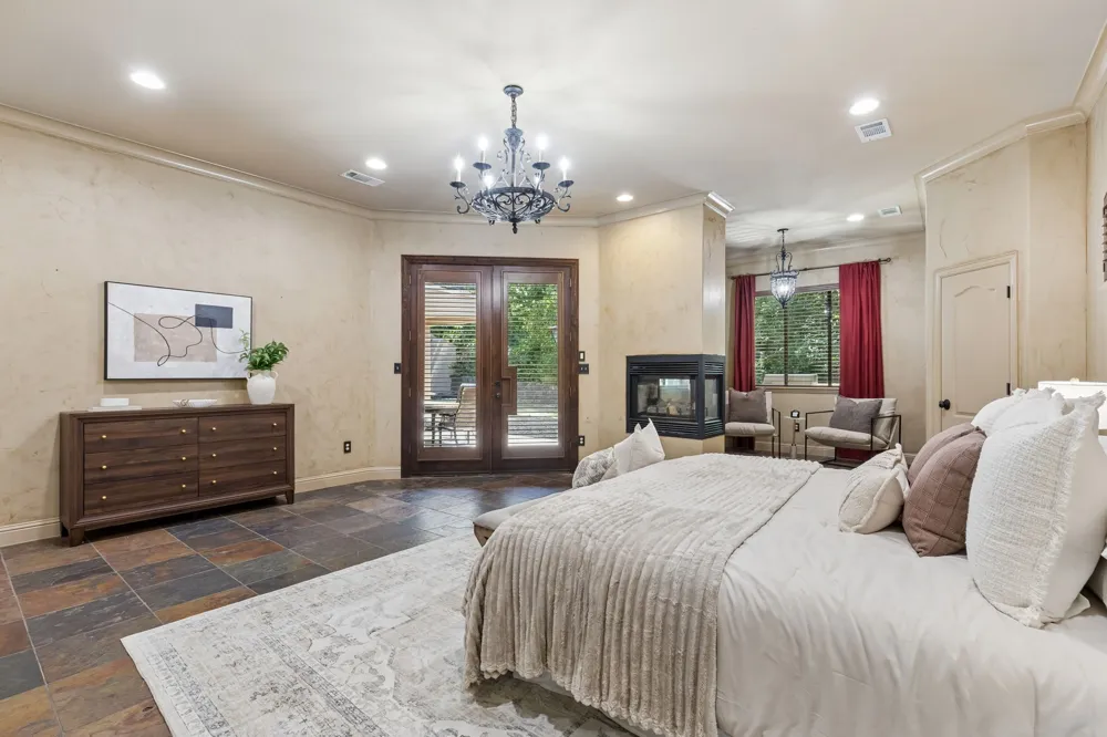9 Eagle Point #A Azle, TX 76020