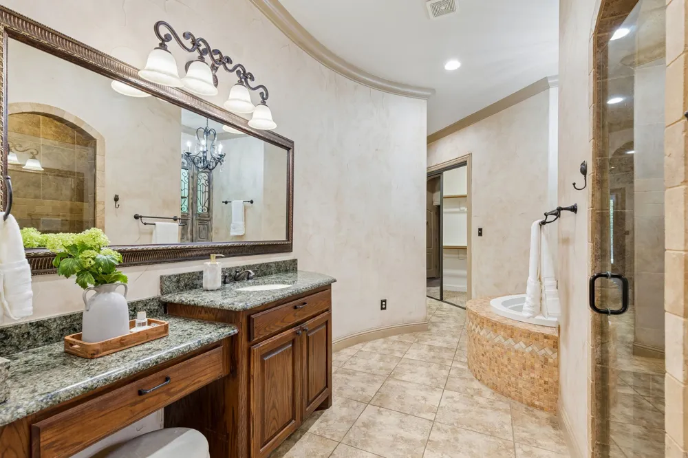 9 Eagle Point #A Azle, TX 76020