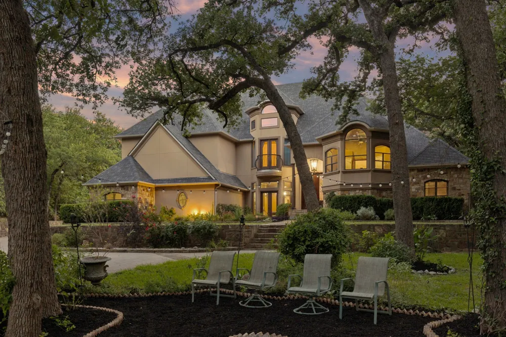 9 Eagle Point #A Azle, TX 76020