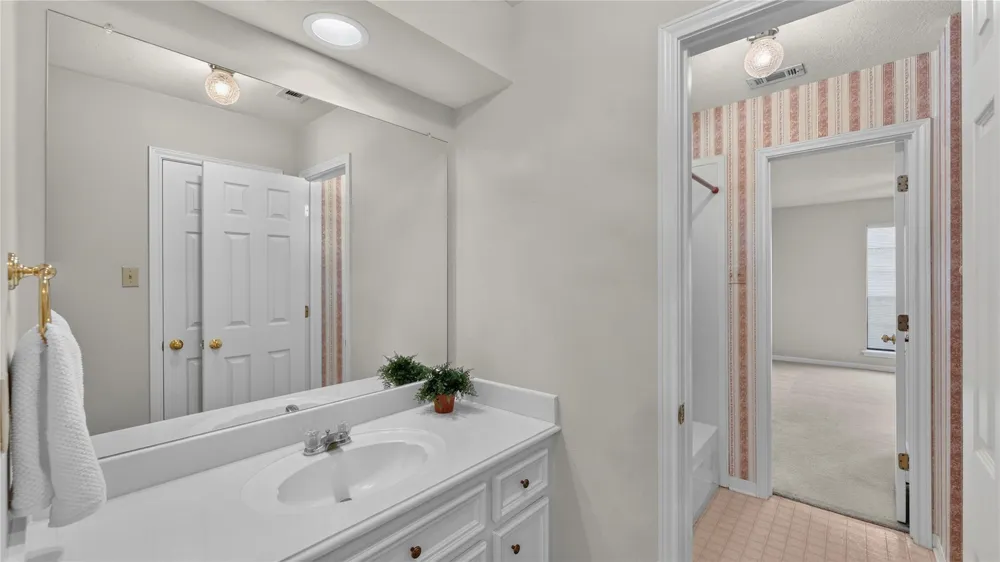 2011 Wickersham Drive Huntsville, TX 77340
