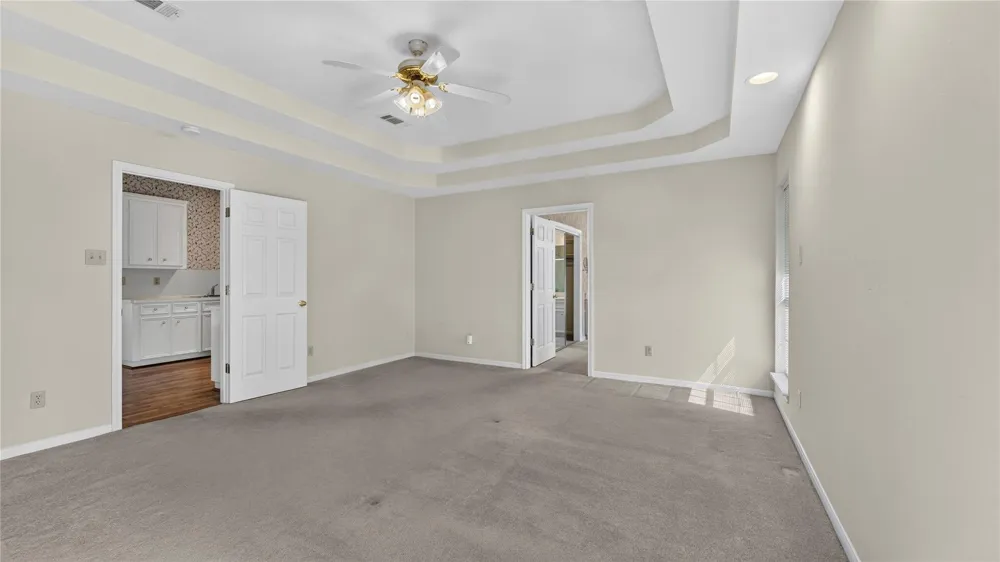 2011 Wickersham Drive Huntsville, TX 77340