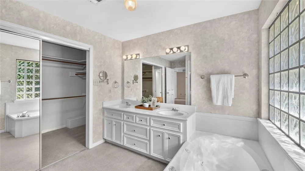 2011 Wickersham Drive Huntsville, TX 77340