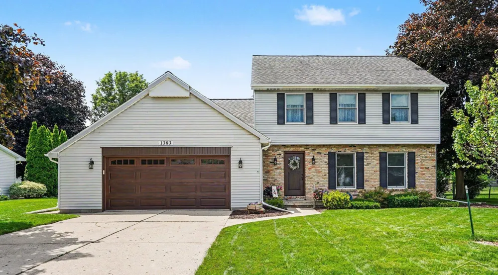 1383 Cranbrook Drive Saginaw Charter Township, MI 48638