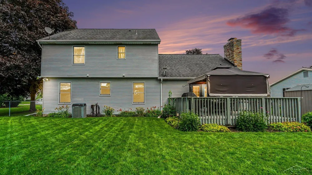 1383 Cranbrook Drive Saginaw Charter Township, MI 48638