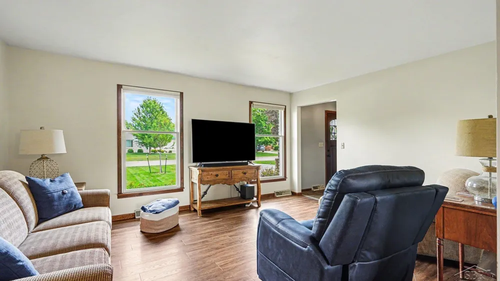 1383 Cranbrook Drive Saginaw Charter Township, MI 48638