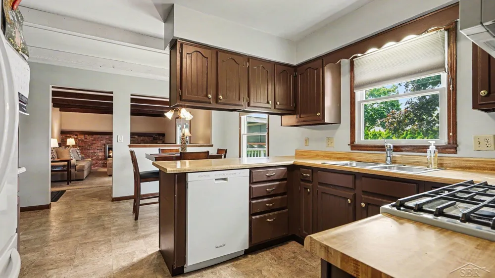 1383 Cranbrook Drive Saginaw Charter Township, MI 48638